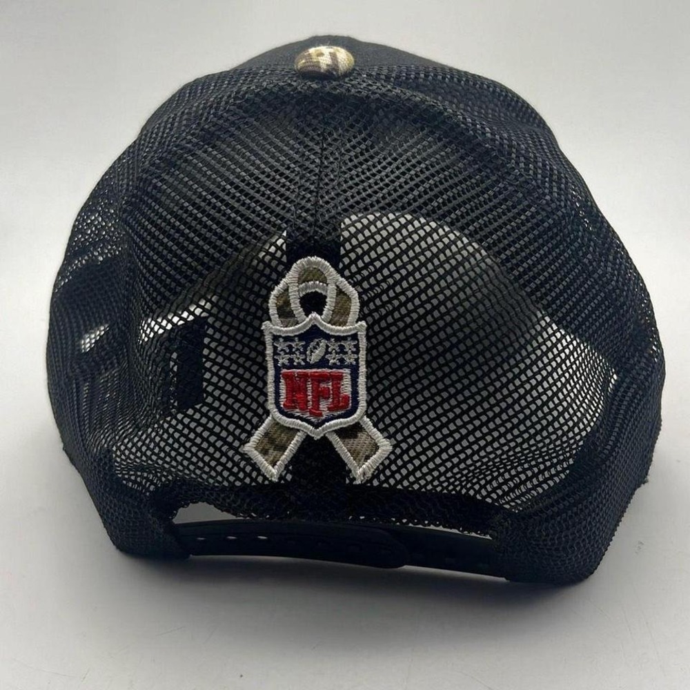 Las Vegas Raiders New Era 2022 Salute To Service 9FORTY Snapback Trucker Hat NEW - Picture 3 of 6